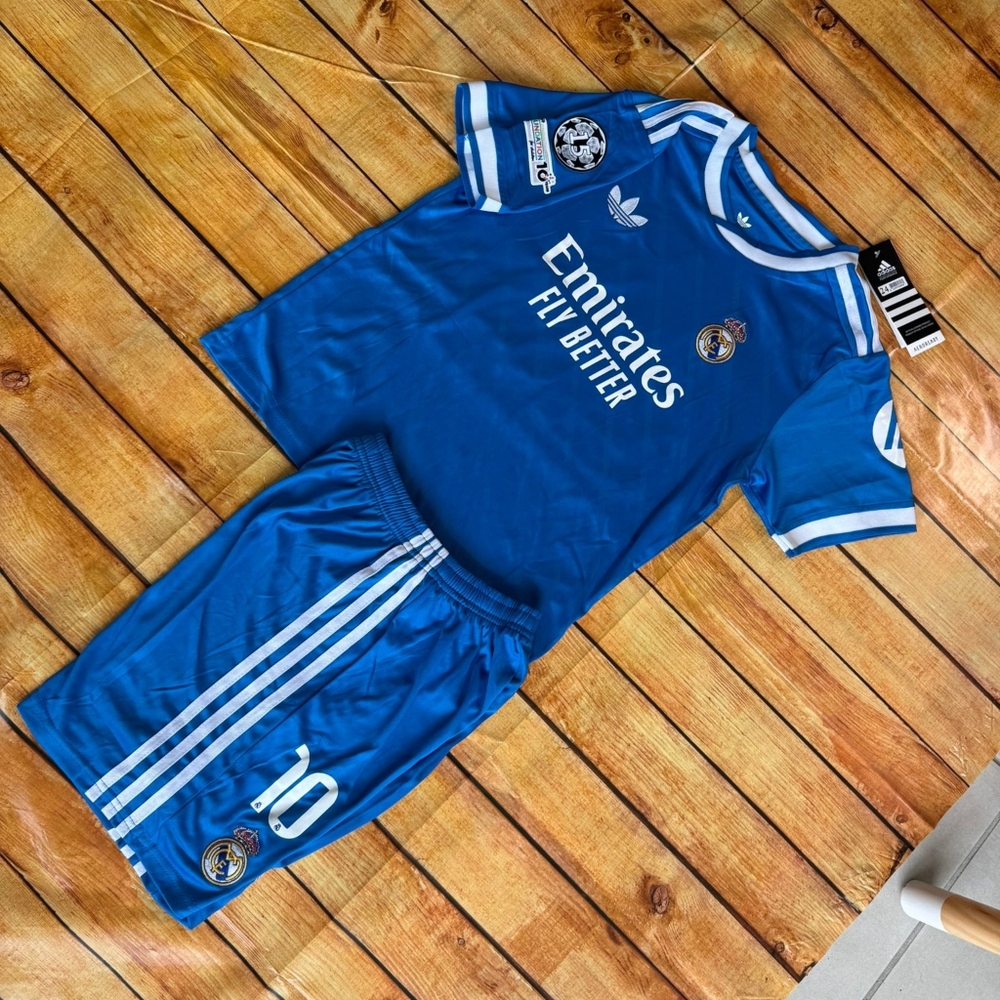 Real Madrid Kylian Mbappé 2025-26 Set For Kids - Picture 4 of 7
